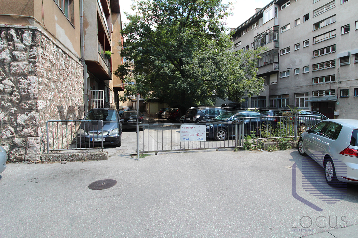 11 Parking.jpg